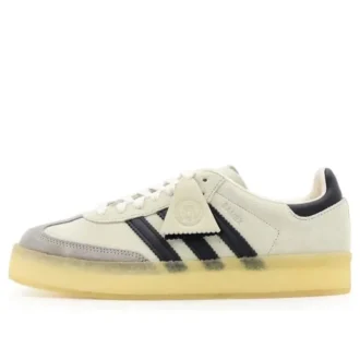 Adidas X Ronnie Fieg X Clarks 8Th Street Samba „Kithmas – White Black”